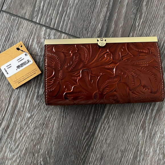 Patricia Nash leather wallet - Picture 4 of 4